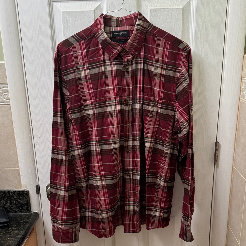 Banana Republic Men's Red Plaid Button Down Shirt